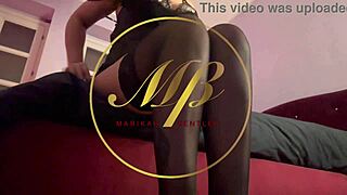 여신이 더티 토크로 힐 워십 요구