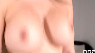 Ultra seksi Nekane z velikimi joški hardcore jebana v pisarni.