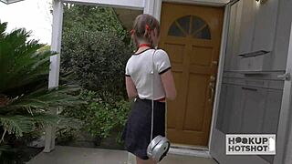 Levei jorro na cara, Taylor Sands, e buceta socada forte!