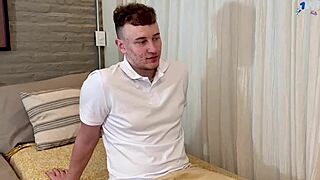 นักจิตวิทยา Sara บลอนด์รักษาผู้ป่วยด้วยควยใหญ่ cofla24cm