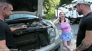 Nysgjerrig søte Amy Quinn blir bundet og dominert i del 3