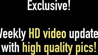 Nikki Benz buharlı jakuzi duşta kendini tahrik ediyor ve parmakla sikiyor