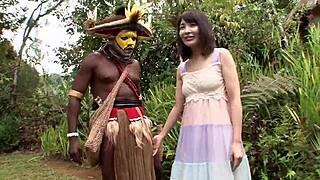 Siyah ve Asyalı sik aksiyonunun ne kadar yoğun olduğuna inanamıyorum!