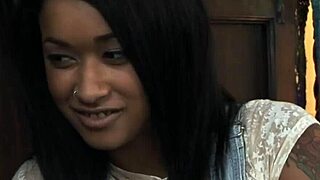 Har Du Nogensinde Set en Brun Asiat Rimme sin Petite 18+ Ebony Bedste Veninde?