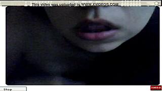 Вебкамера млада девојка ослобађа дивља бесплатна порно акција у врућа аматерски видео