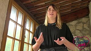 دافينا، الطالبة الشقية ذات الصدر الكبير، تريدين الدردشة عن آخر أفعالها الشقية؟