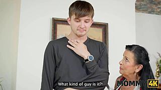 Babcia kazała mi wyruchać macochę dziewczyny podczas gdy patrzyły