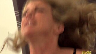 MILF Шайла Лаво в бельо язди ТДжей Къмингс докато свърши вътре