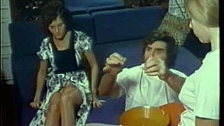 Линда Ловлейс прави невероятен класически блоуджоб докато той свършва