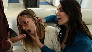 Ei, jovem adotada solitária de 18+, por que oferecer seu corpo pra nova família assim?