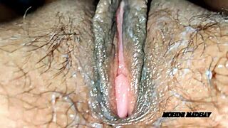 बॉयफ्रेंड के ऑफिस में इस लड़के को हार्ड चोद रही हूं, हिंदी ऑडियो