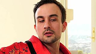 جيندر إكس - فتاة متحولة تائهة تغري لمص زب وركوب قوي.