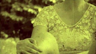 Salainen elämäni paljastaa vintage-mummun karvaisen toiminnan kanssa.