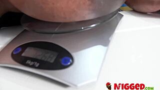 הבחור שינה דעתו על בנות אבוני אחרי הציצים הענקיים של ג'ניפר