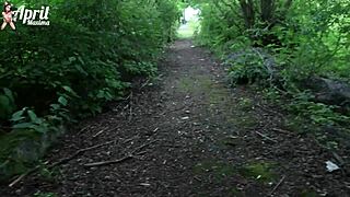 April Maxima tersesat di hutan, difuck hardcore sama dua BBC.