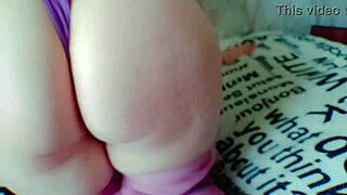 娇小18+宝贝穿紧身裤挑逗紧逼和肛门独玩