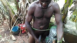 用曲线动漫娃娃被大鸡巴不停猛插更用力做爱