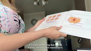 Äitipuolen rohkea oppitunti muuttuu klitorisleikiksi pojanpojan tenttivalmisteluun. Rajat ylitetään tässä villissä roolipelissä!