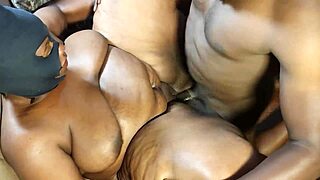 Rit moje mačehe velik črn me zapeljuje