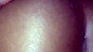 cebol pantat besar menyelinap masuk rumah aku malam lewat