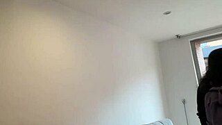 Ouais putain, ma meilleure amie réalise mon fantasme lesbien pendant que je soupçonne une grossesse !