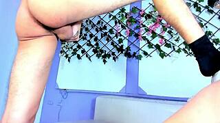 Hej bebo, gledaj kako ova venecuelanska cura daje svom dečku slinavo duboko grlo!