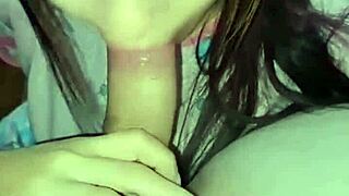 不敢相信雇的按摩师直接操我！这自制片太快变野了。