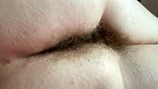 Hårig arslefetisch klipp med super närbild hårig arsle