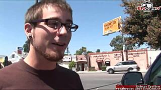 Брюнетка-подросток с маленькими сиськами подобрана на улице