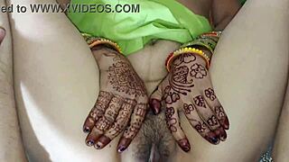 Intialainen Lalita Singh, 21, Saa Tiukan Kirnun Pommattua Makuuhuoneessa