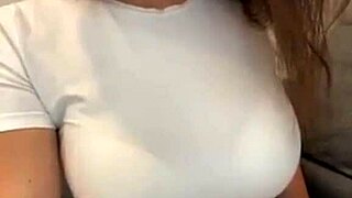 操热辣女大学生Anjelica POV并射在屁股上