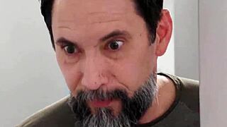 性感护士Summer Vixen被抓到和学生乱搞，在急救课上被群交