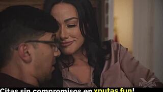 पॉर्न देखना बंद कर और सौतेली मॉम के साथ जॉइन कर ले।