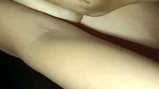 Kekasih Indonesia pilih selingkuh selepas perbalahan panas. Hubungan mereka berlaku secara rahsia.