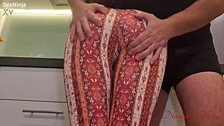 Καβάλησα την καμπύλη καθαρίστρια στην κουζίνα σήμερα