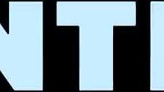 Ženin se prikrade hitri jebci z ličilko pred poročnim kaosom