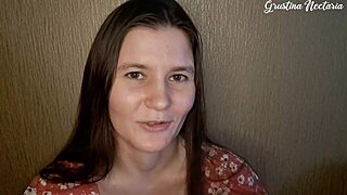 Твоя русская девушка сосёт и поддерживает любящим минетом ASMR