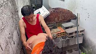 बस्टि सौतेली माँ ओल्ड गार्डनर को रॉ होममेड एक्शन में ड्रिल करती है