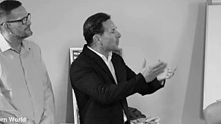 क्यों ये लेस्बो टीचर्स अनिसा केट और अनिया किंस्की क्लास से पहले ग्लास डिल्डो यूज करती हैं?