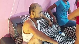 मैं यकीन नहीं कर सकता कि वह चूत में लंड लेकर कितनी गर्म लग रही है, फोरसम के लिए और जोड़ो!