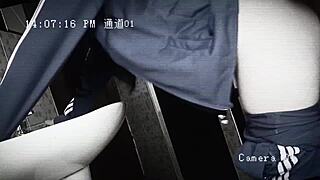 Kamera öğrencileri tuvalette sikiyor, sevimli kız sınıf arkadaşı tarafından teneffüste sikiliyor, azgın okul kızı lezzetli götüyle - ev yapımı seks