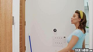 يسألون، تريد رؤية شيميلين ينيكان هذه الملف؟ إيما وأرييل مع ناتاشا