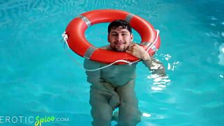 डेम, लातीना लाइफगार्ड शीला ऑर्टेगा बिग लंड को क्रिम्पाई के लिए सेव करती है!