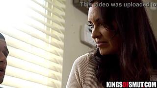 Мащеха разпитва заварения син за постоянните му навици с ръчна работа