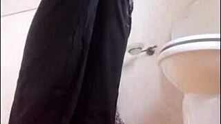 Több mint 20 perc hosszú pisilésemmel