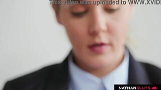 سكرتيرة كبيرة الصدر فالنتينا ريتشي تاخذ حفر طيزها في تيزر 4K