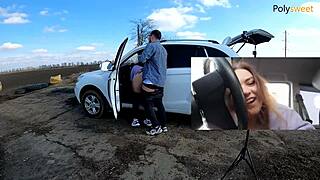 Genç Esmer Kadın Straponla Açık Havada Hakimiyet Kuruyor