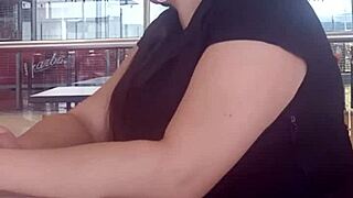 Upsz rossz lyuk, anal a bevásárlóközponti milfnek?